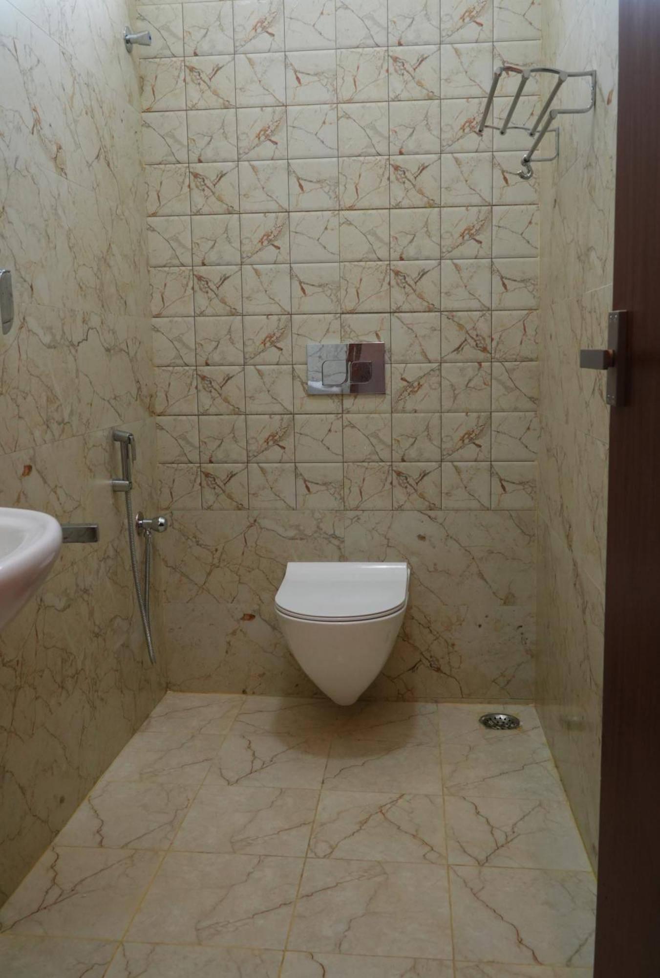 Uj Pallazzio - Business Class Luxury Hotel Tiruvannāmalai 외부 사진