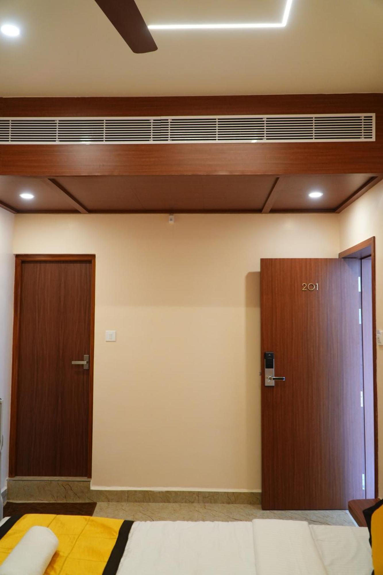 Uj Pallazzio - Business Class Luxury Hotel Tiruvannāmalai 외부 사진