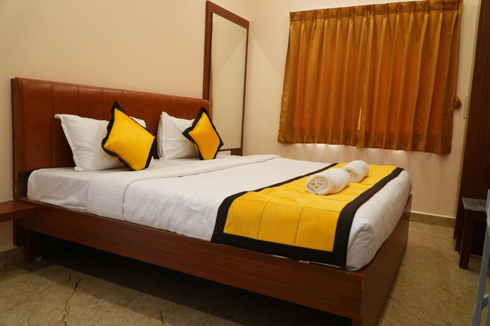 Uj Pallazzio - Business Class Luxury Hotel Tiruvannāmalai 외부 사진