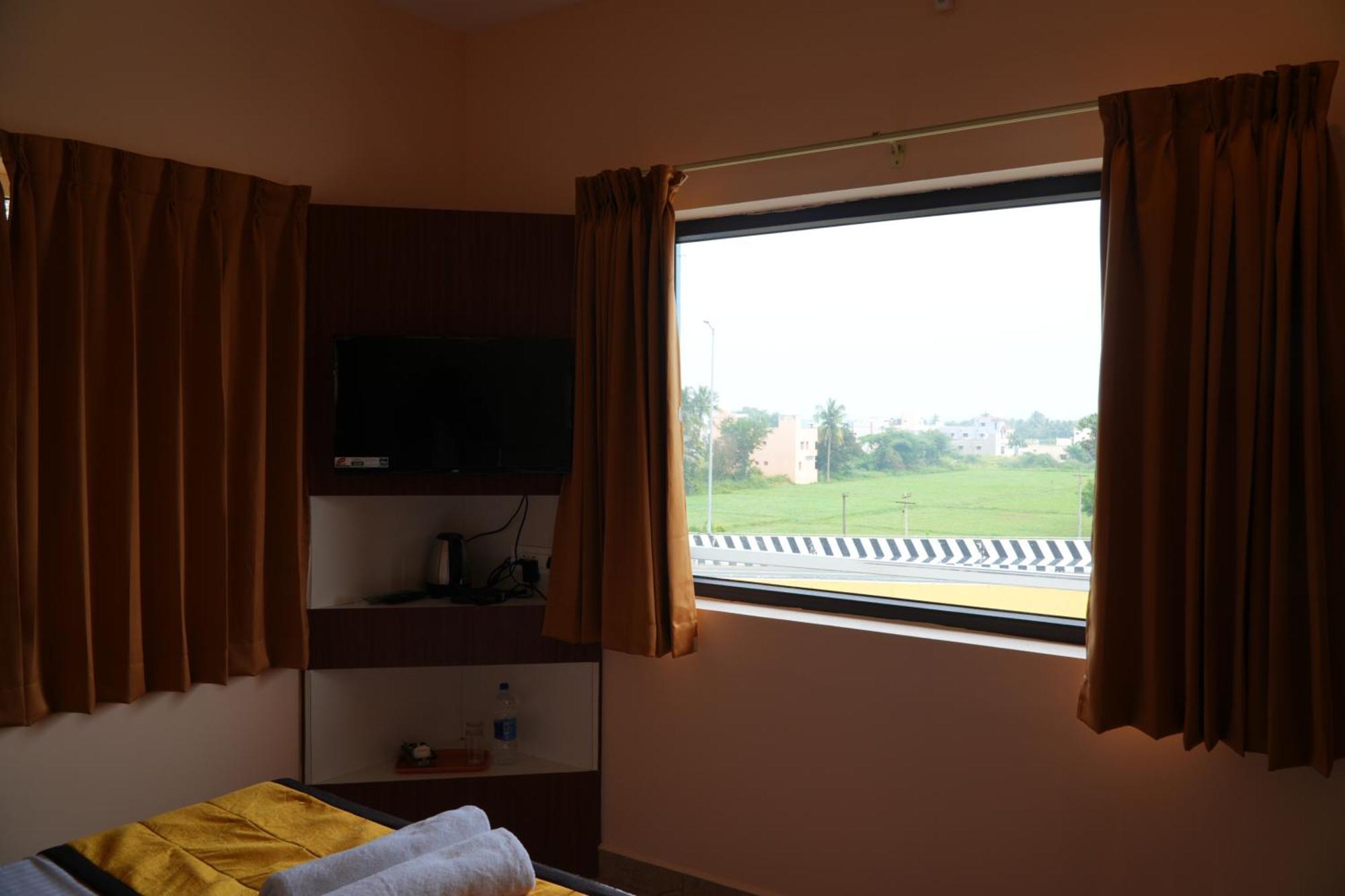 Uj Pallazzio - Business Class Luxury Hotel Tiruvannāmalai 외부 사진