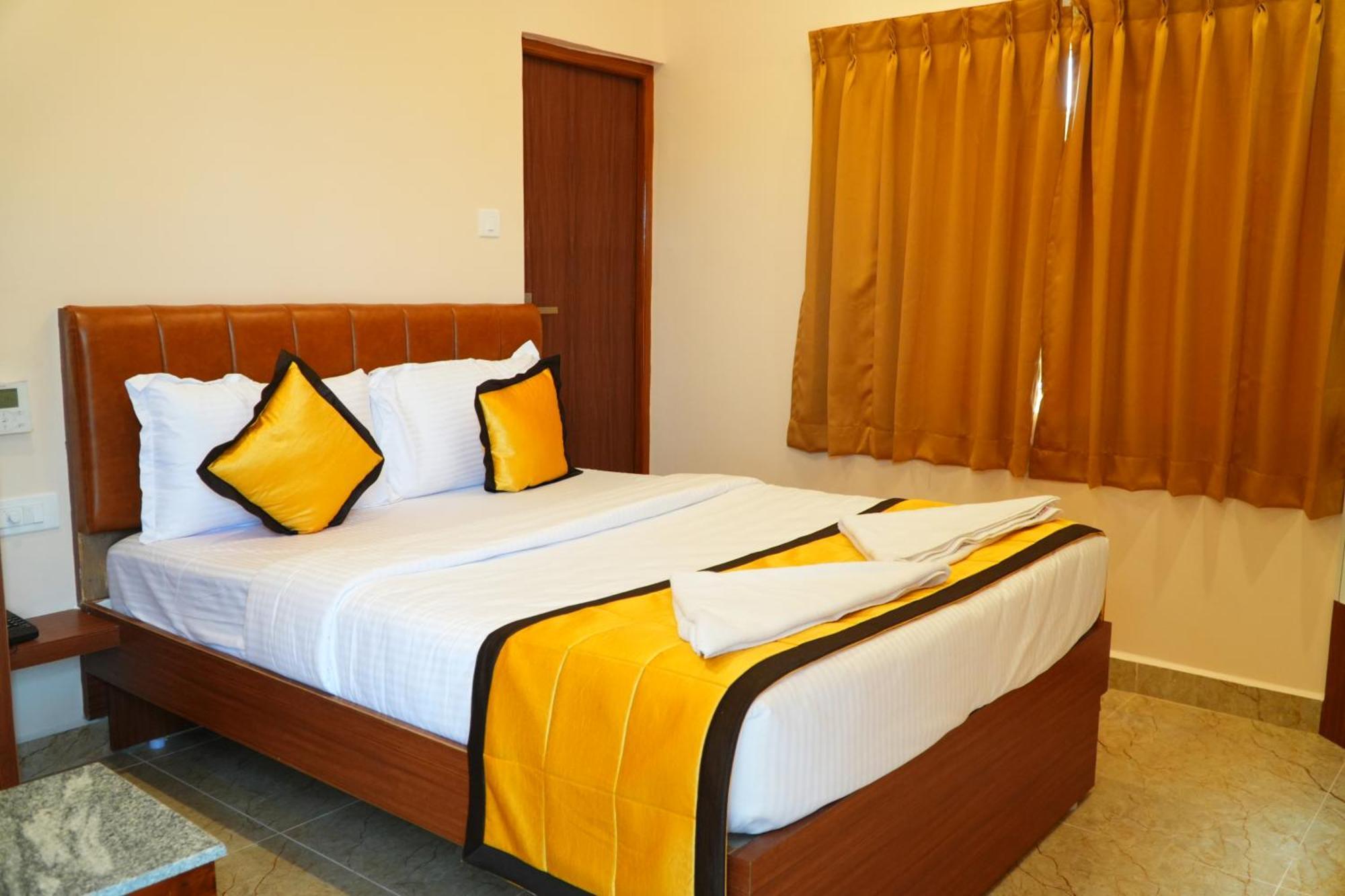 Uj Pallazzio - Business Class Luxury Hotel Tiruvannāmalai 외부 사진
