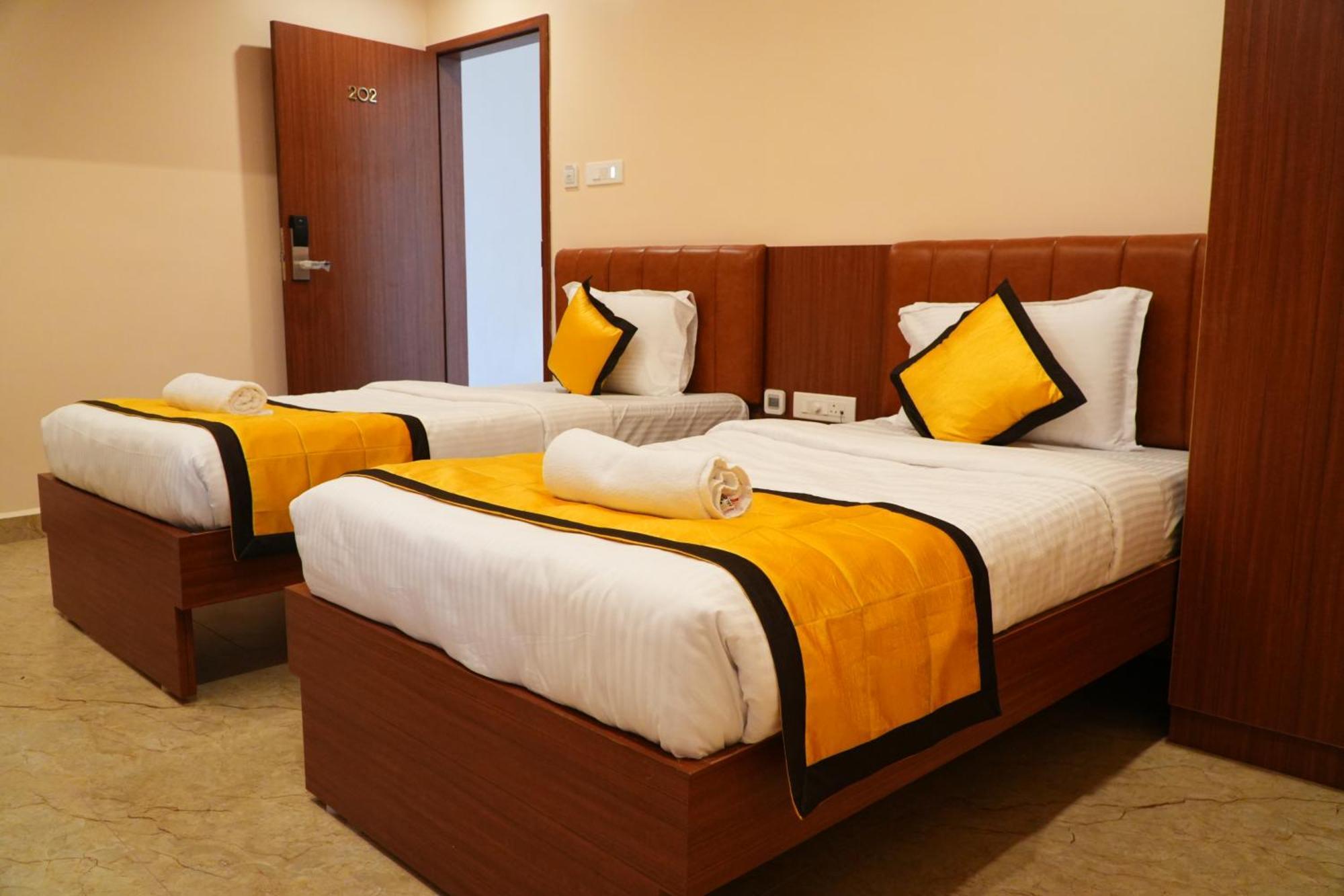 Uj Pallazzio - Business Class Luxury Hotel Tiruvannāmalai 외부 사진